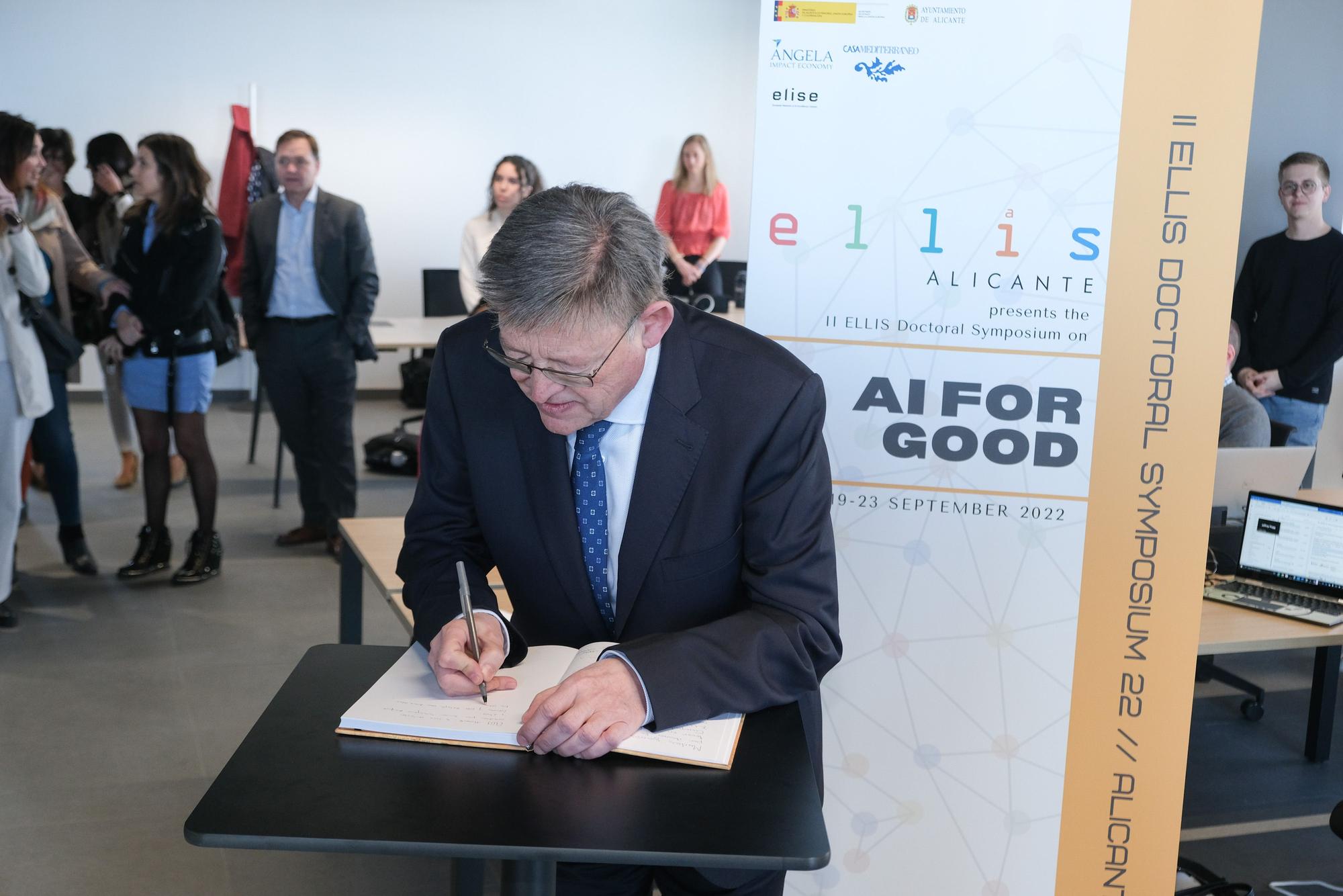 President of the Valencian Government Ximo Puig visits the 2023 ELLIS Alicante-DDMLab Joint Workshop on Human-centric Artificial Intelligence