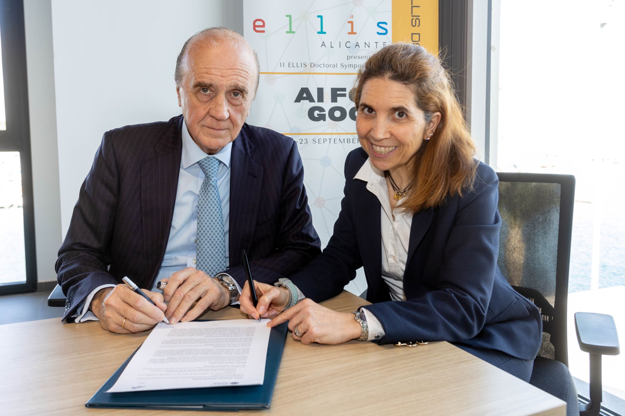 Nuria Oliver, director of ELLIS Alicante signs a collaboration agreement with Eduardo Gil, president of Nippon Gases.